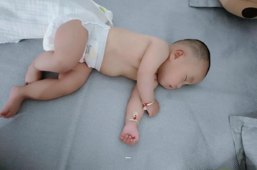 南昌宝宝总是摇头怎么回事